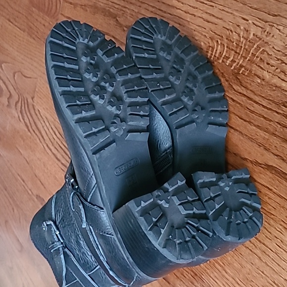 Aerosoles Size 7.5 Black Leather "Moto" Style Ankle Boots - Picture 7 of 12